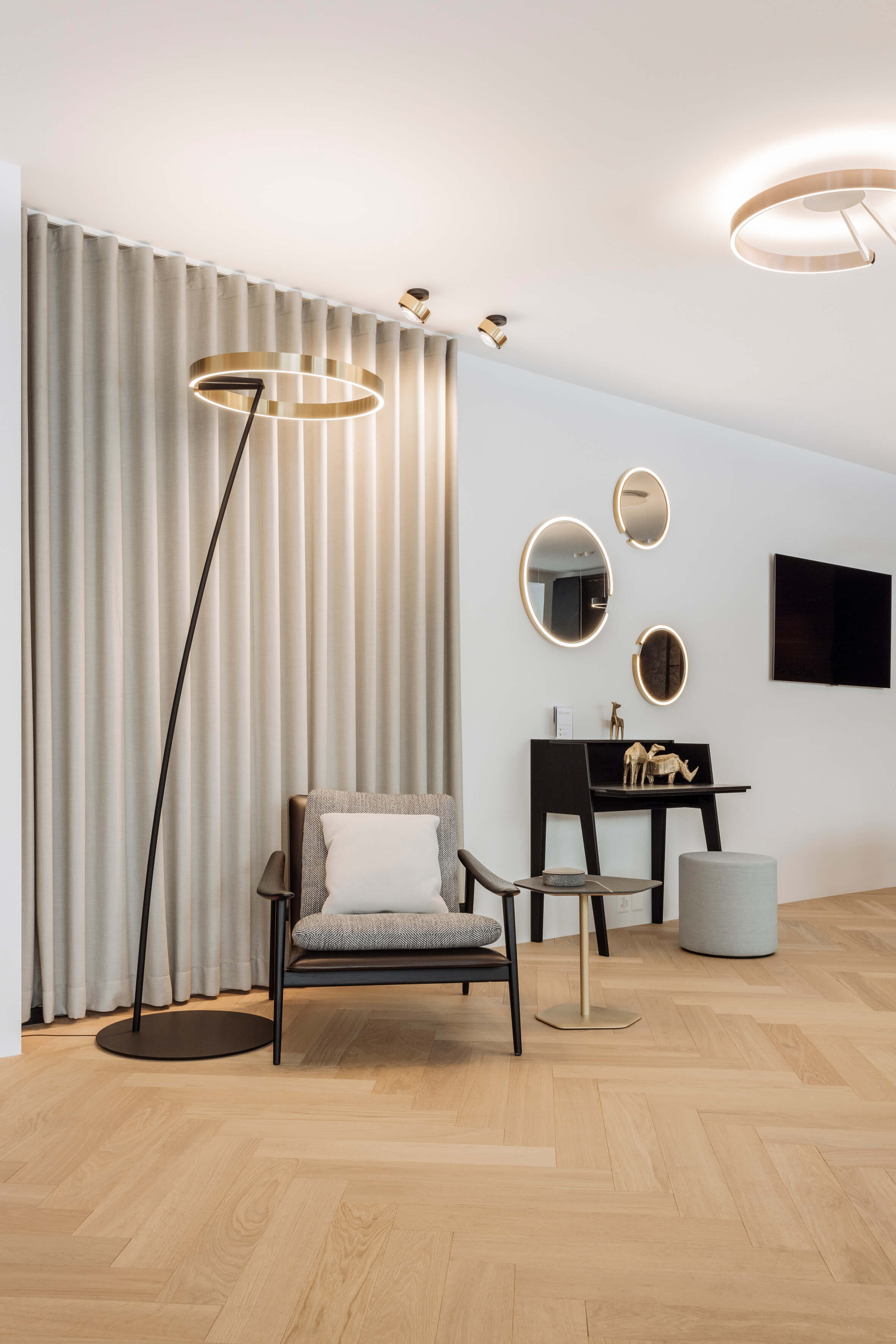 Showroom teo jakob Genf, Leuchten-Ausstellung