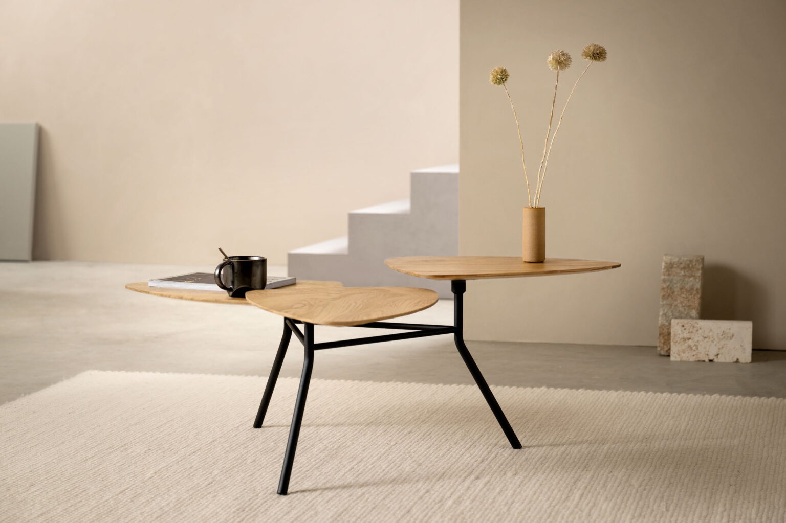 Design Beistelltisch aus Holz von Klybeck Basel Schweiz.